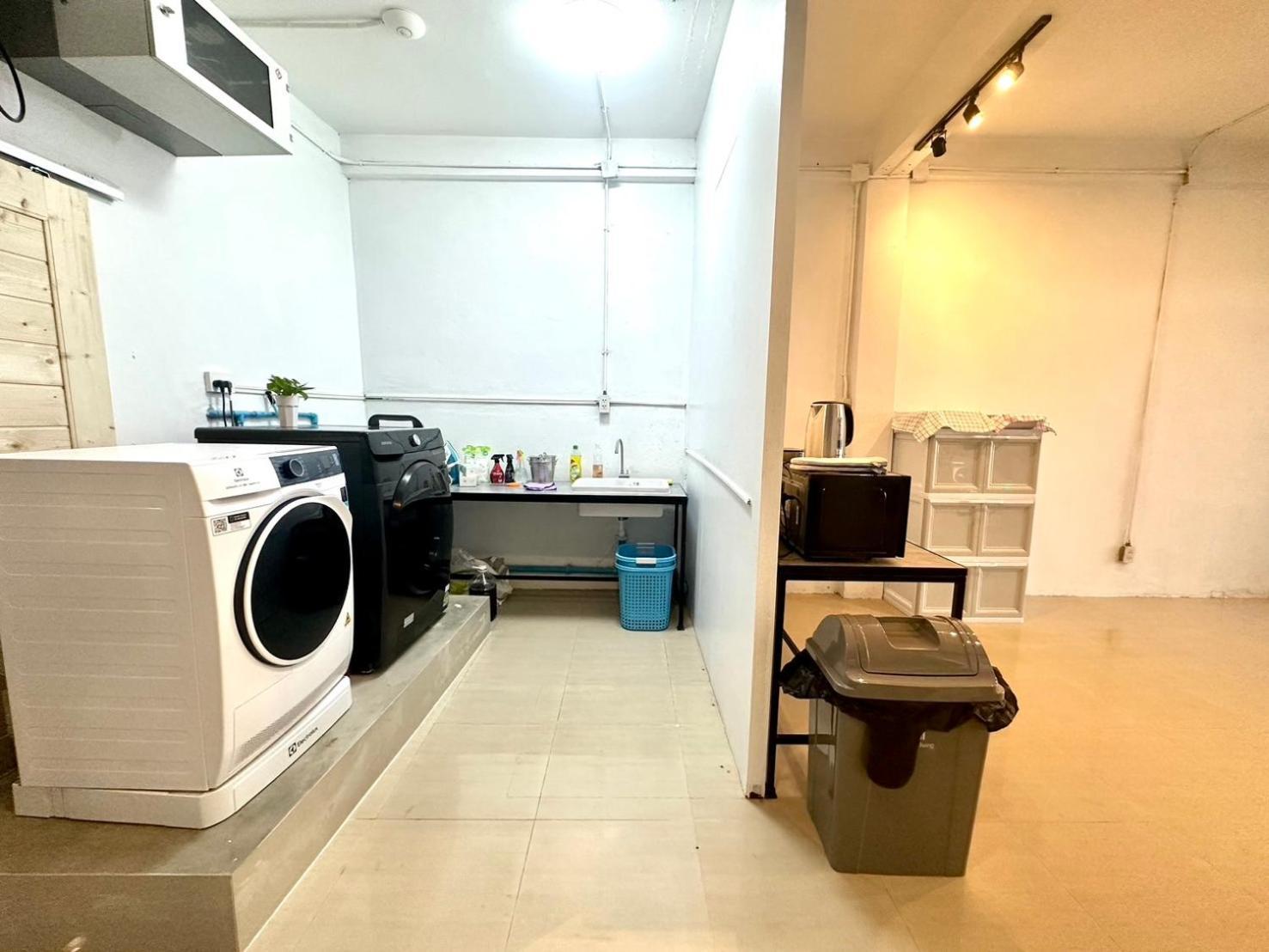The White Den Chatuchak Bangkok Exterior photo